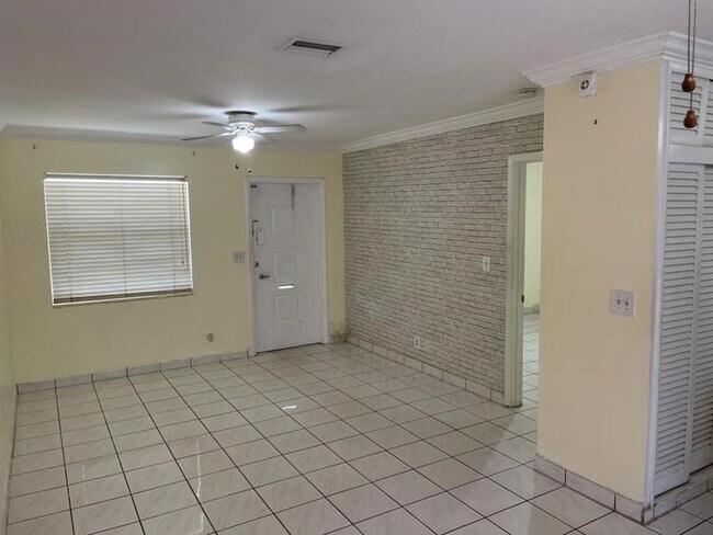 Foto del edificio - 2450 Lincoln St
