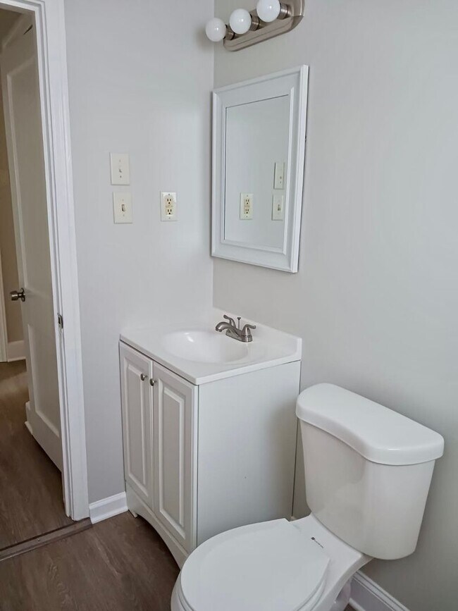 Building Photo - 314/316 N Ireland St