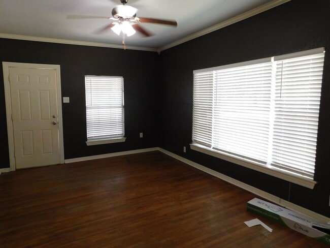 Foto del edificio - Newly Renovated 2 Bedroom House