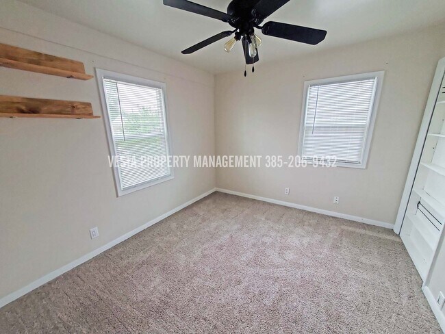 Building Photo - 2156 Fowler Ave