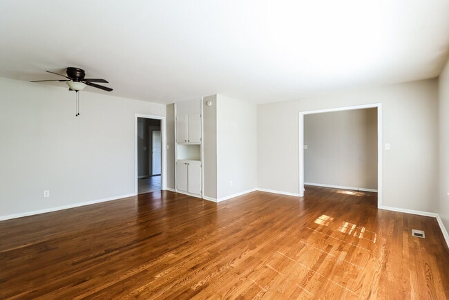 Foto del edificio - 229 Sam Pate Dr