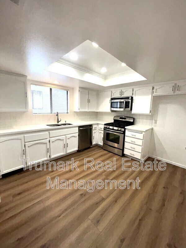 Foto del edificio - 3831 La Crescenta Ave