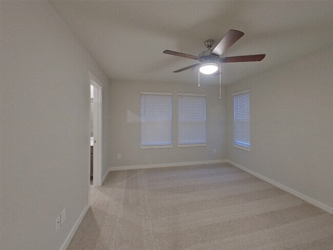 Foto del edificio - 9835 Willow Creek Commerce Dr