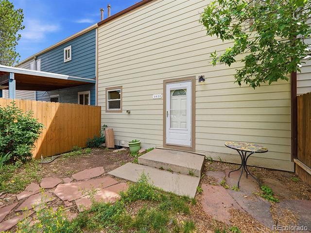 Foto del edificio - 1622 Longbow Ct
