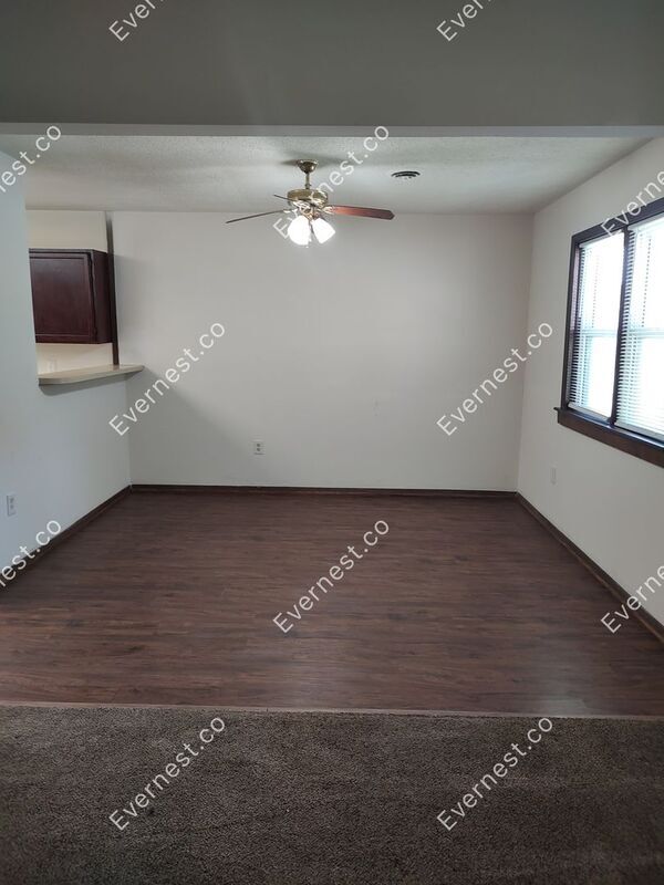 Building Photo - 2929 Flora Ave