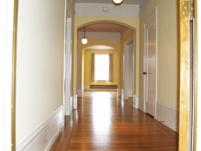 Gracious foyer - 140 Palm Ave