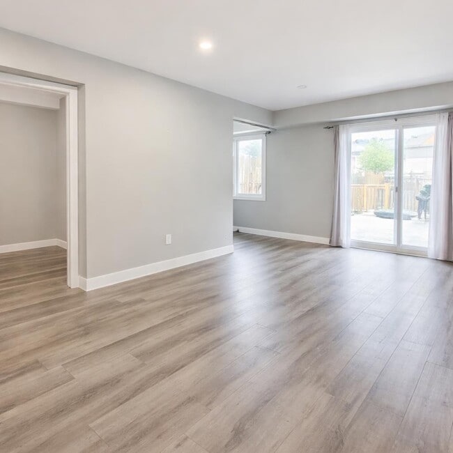 Building Photo - 2053 Lanark Ct