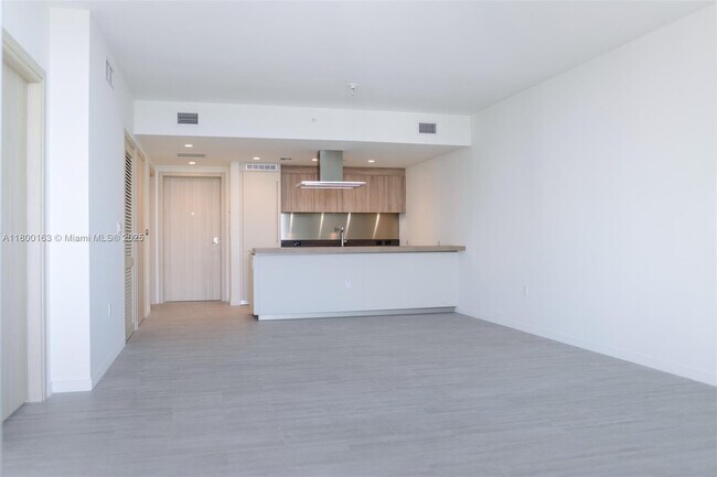 Building Photo - 1000 Brickell Plaza