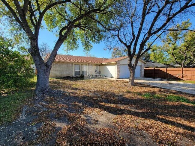 Foto del edificio - Charming 3 bedroom home ready for immediat...