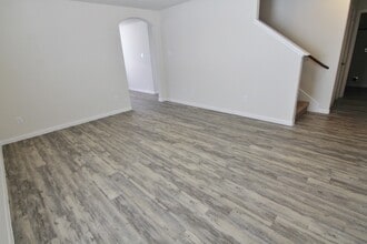 Building Photo - 5486 Quail Cove Ln