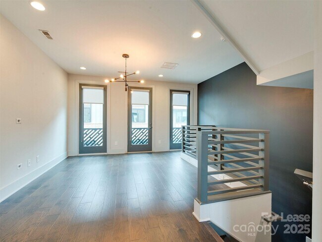 Foto del edificio - 225 Domain Way