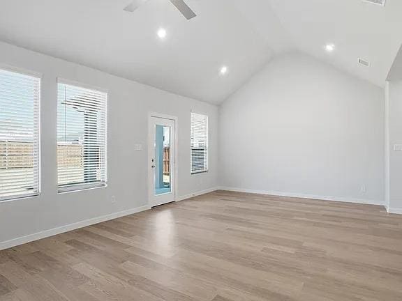 Building Photo - 641 Poppy Ln