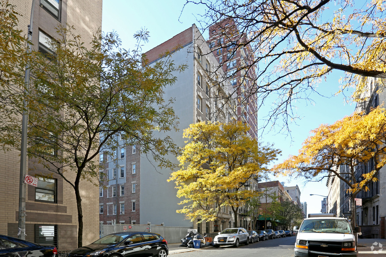 Building Photo - 508 W 112th St