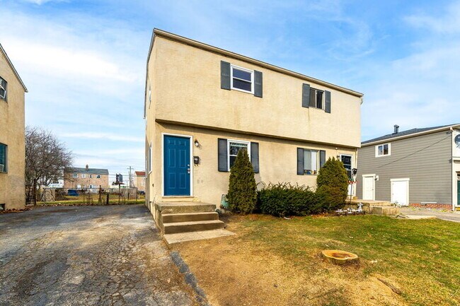 Building Photo - 4036 Halsey Pl