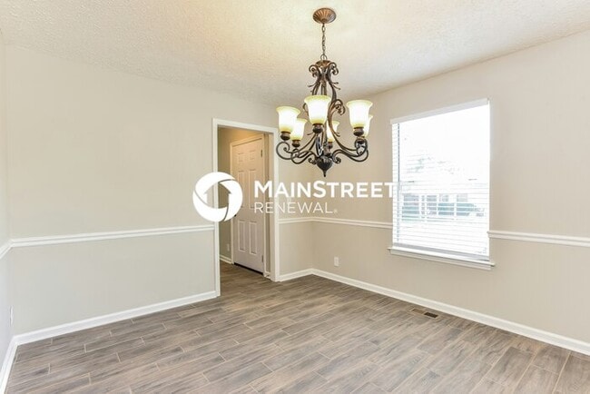 Building Photo - 3 Bedroom Pet-Friendly Home in OLD HICKORY...