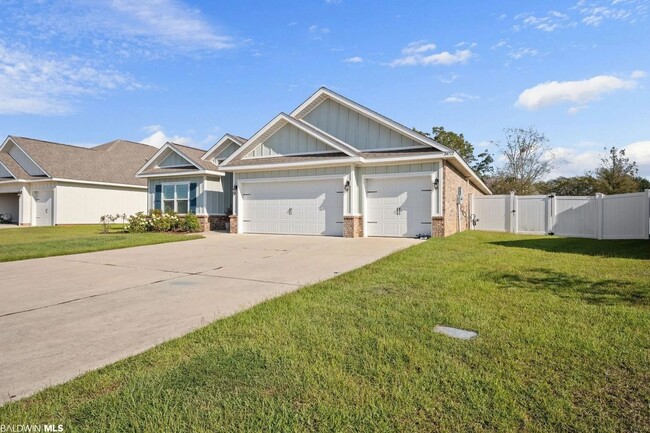 Building Photo - Charming 4BR House in Daphne