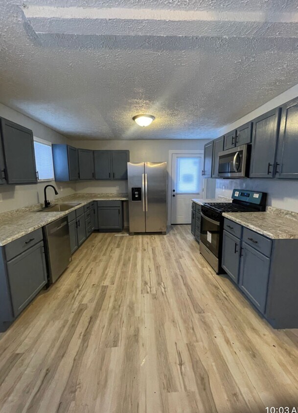 Foto principal - 213 S Kentucky St