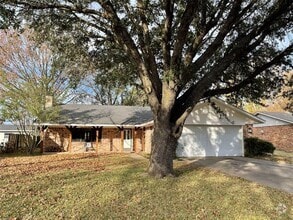 Building Photo - 429 Martin St