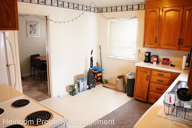Building Photo - 4 br, 2 bath House - 236 W St Marie St