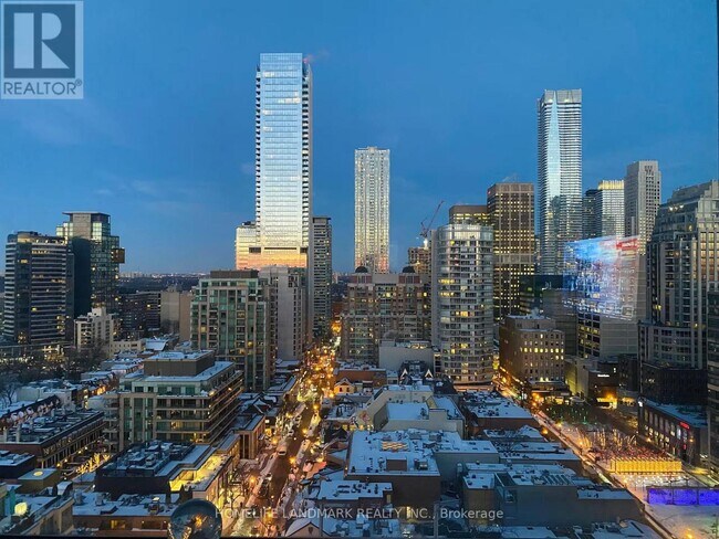 Photo du bâtiment - 155 Yorkville Ave