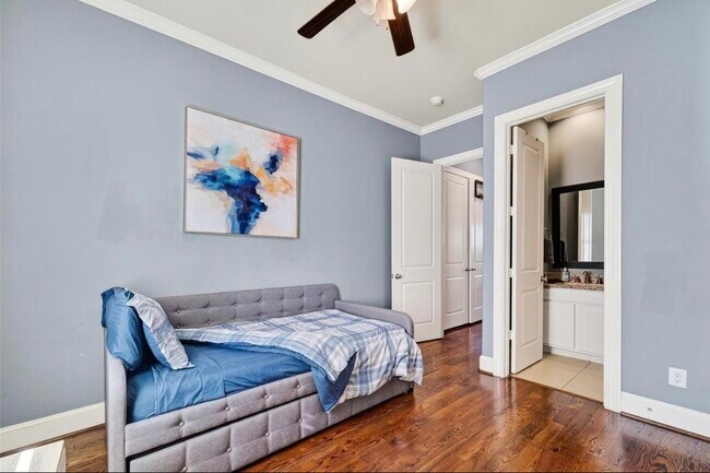 Foto del edificio - 2444 Charleston St