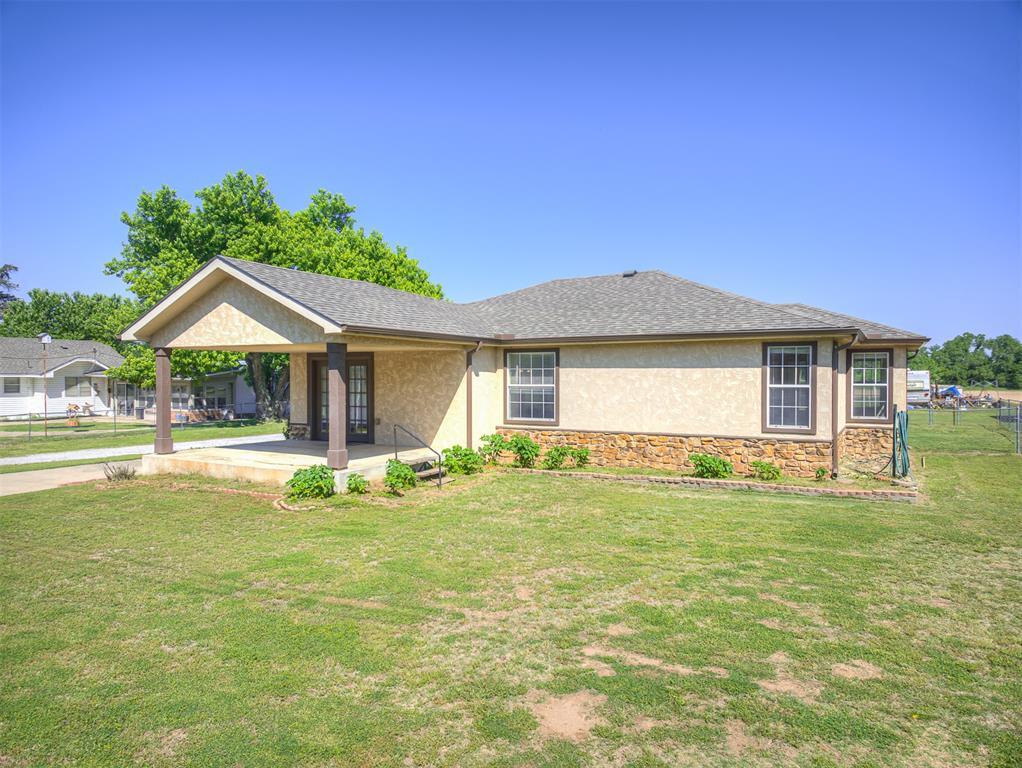 Foto principal - 20961 Holden St