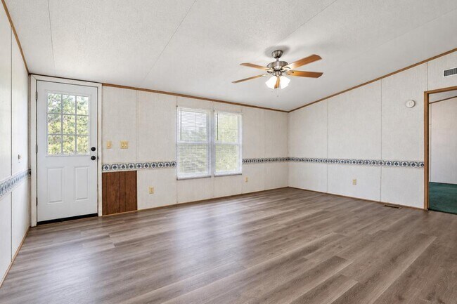Building Photo - 13615 W Waterwell Rd