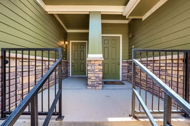 Building Photo - 3681 S Perth Cir