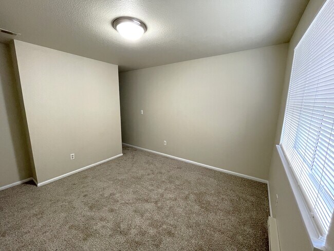 Large 2nd Bedroom - 5604 96th St E