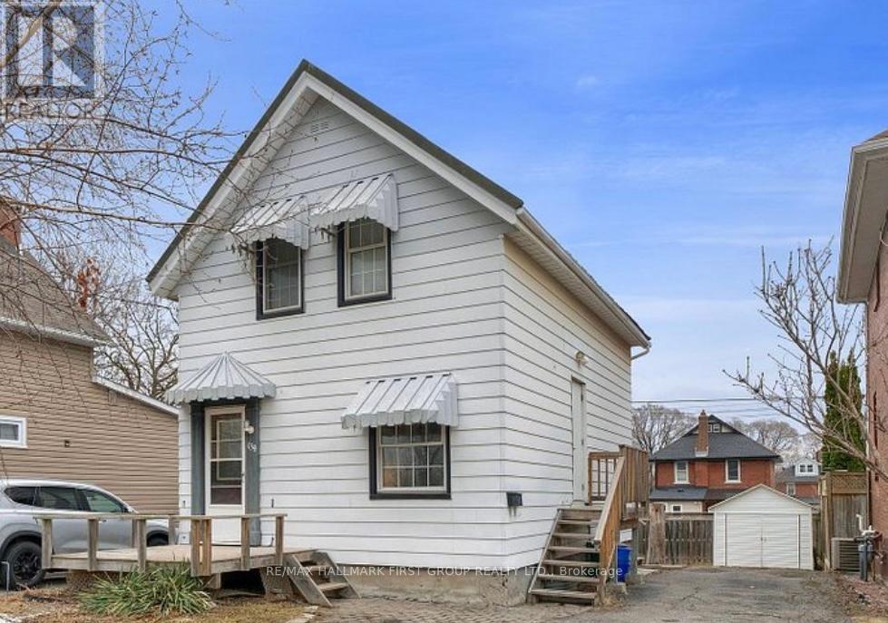 Photo principale - 139 Huron St