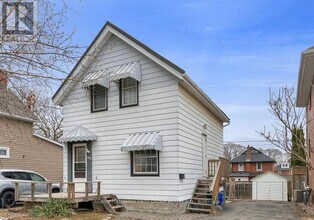 Building Photo - 139 Huron St