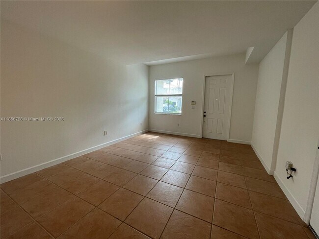 Building Photo - 968 NE 41st Pl