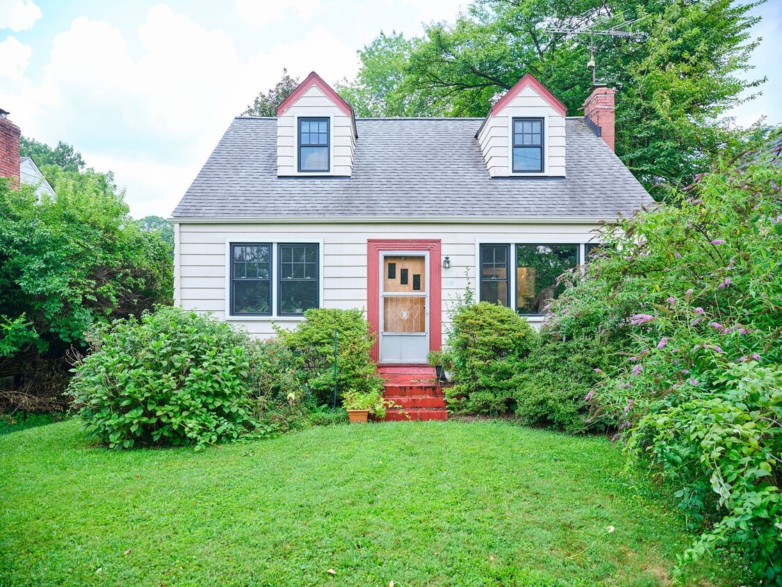 Primary Photo - 119 Washington Grove Ln
