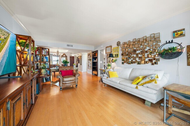 Building Photo - 155 Yacht Club Dr