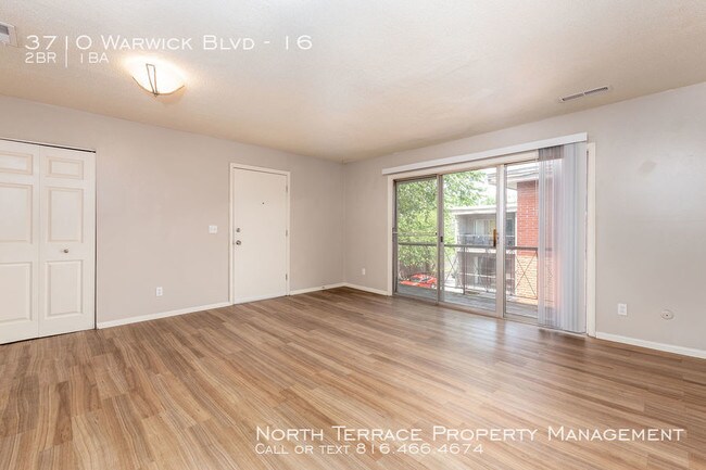 Building Photo - Warwick Plaza - two bedroom, one bathroom
