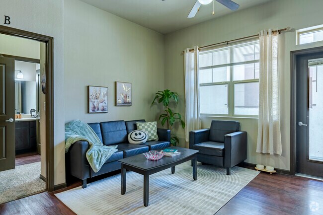 4BR, 4BA - 1356 pies cuadrados - The Republic