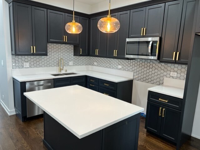 Foto del edificio - 2715 W Potomac Ave