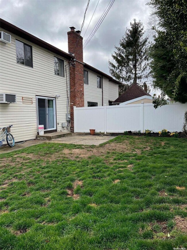 8 Albergo Ct, Bethpage, NY 11714 Townhome Rentals in Bethpage NY