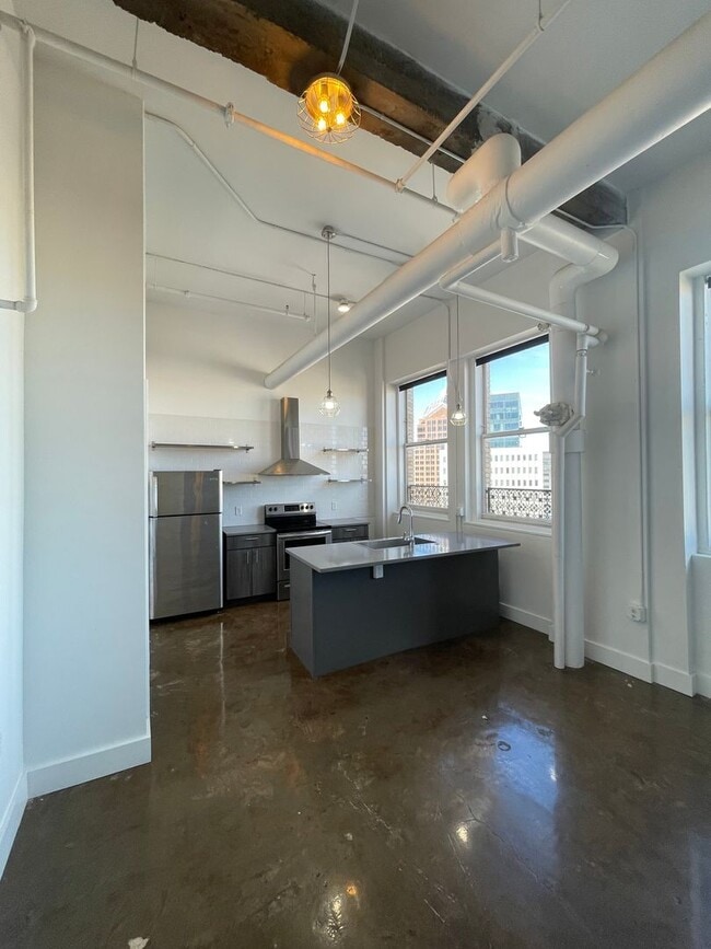 Interior Photo - The Columbus Building