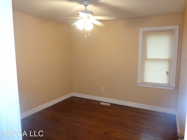 Building Photo - 2 br, 1 bath House - 6842 Oldham