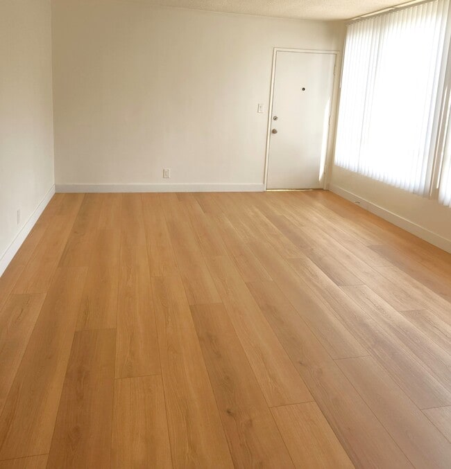 Building Photo - 1133 N Hacienda Pl