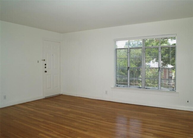 Foto del edificio - 307 E 33rd St