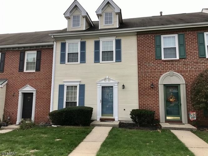 Foto principal - 204 Red Crest Ln