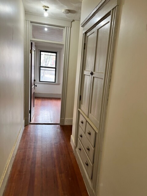 Building Photo - 127 Cedar St