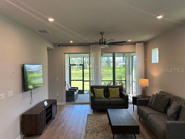 Foto del edificio - 6041 Timberdale Ave