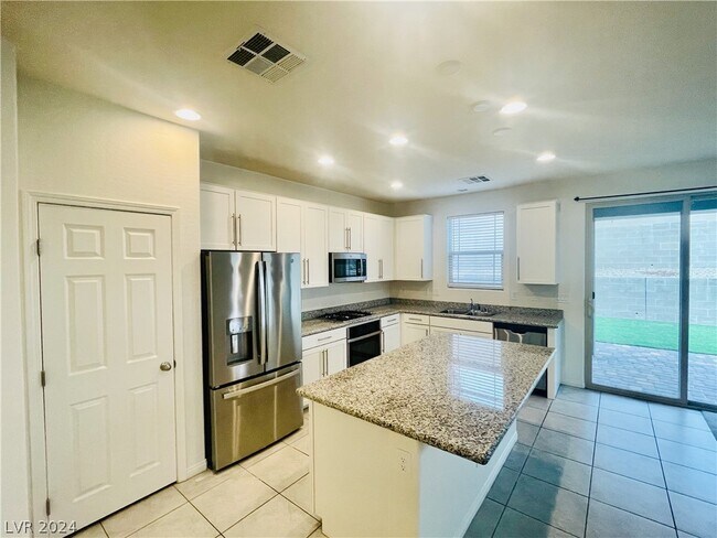 Foto del edificio - 781 Ariel Heights Ave