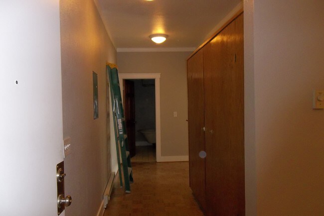 Foto del edificio - 138 N College Ave