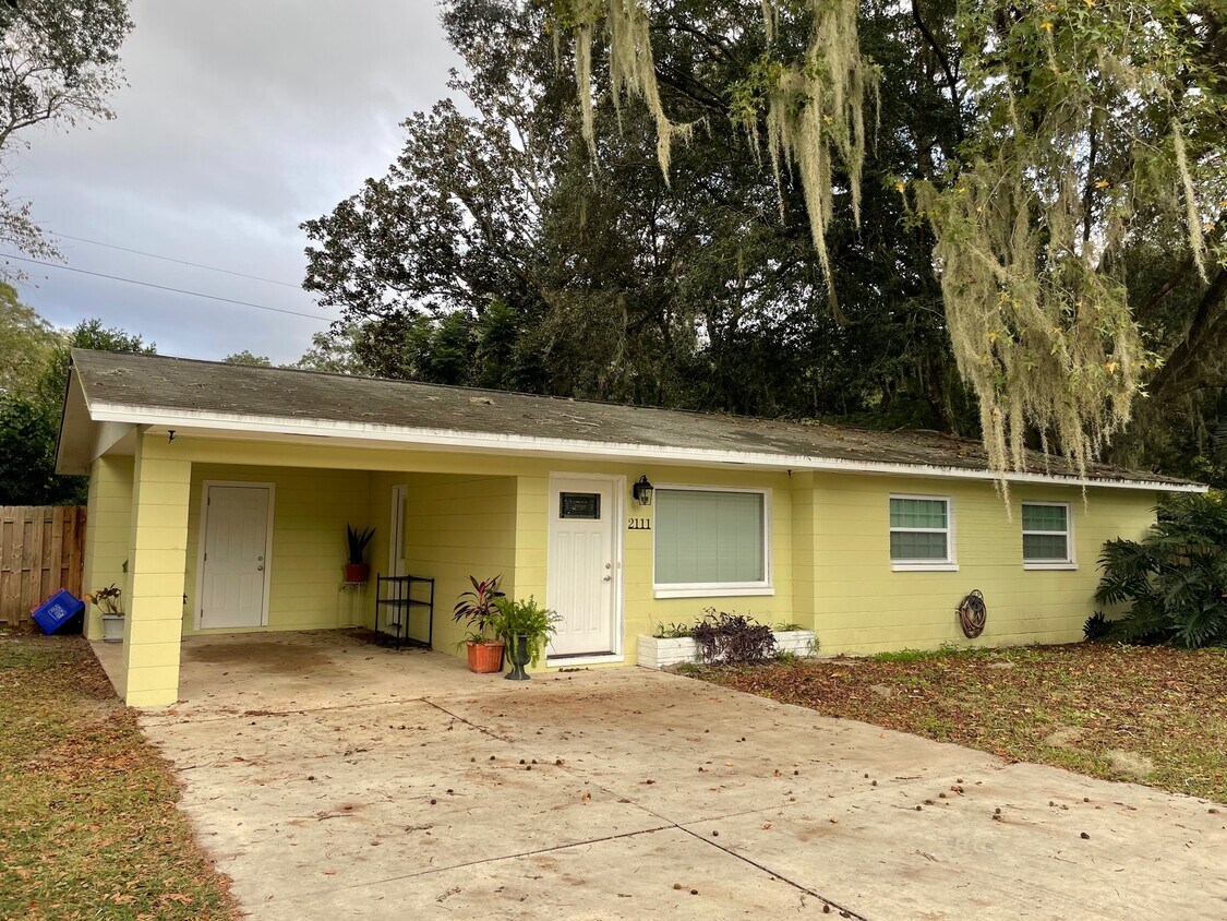 2111 NW 55th St, Gainesville, FL 32605 House Rental in Gainesville, FL