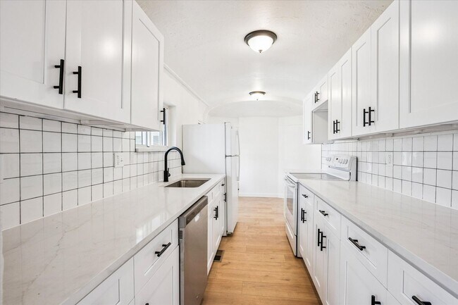 Building Photo - 2110 Eagle Cir