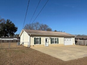 Building Photo - 604 Melton St